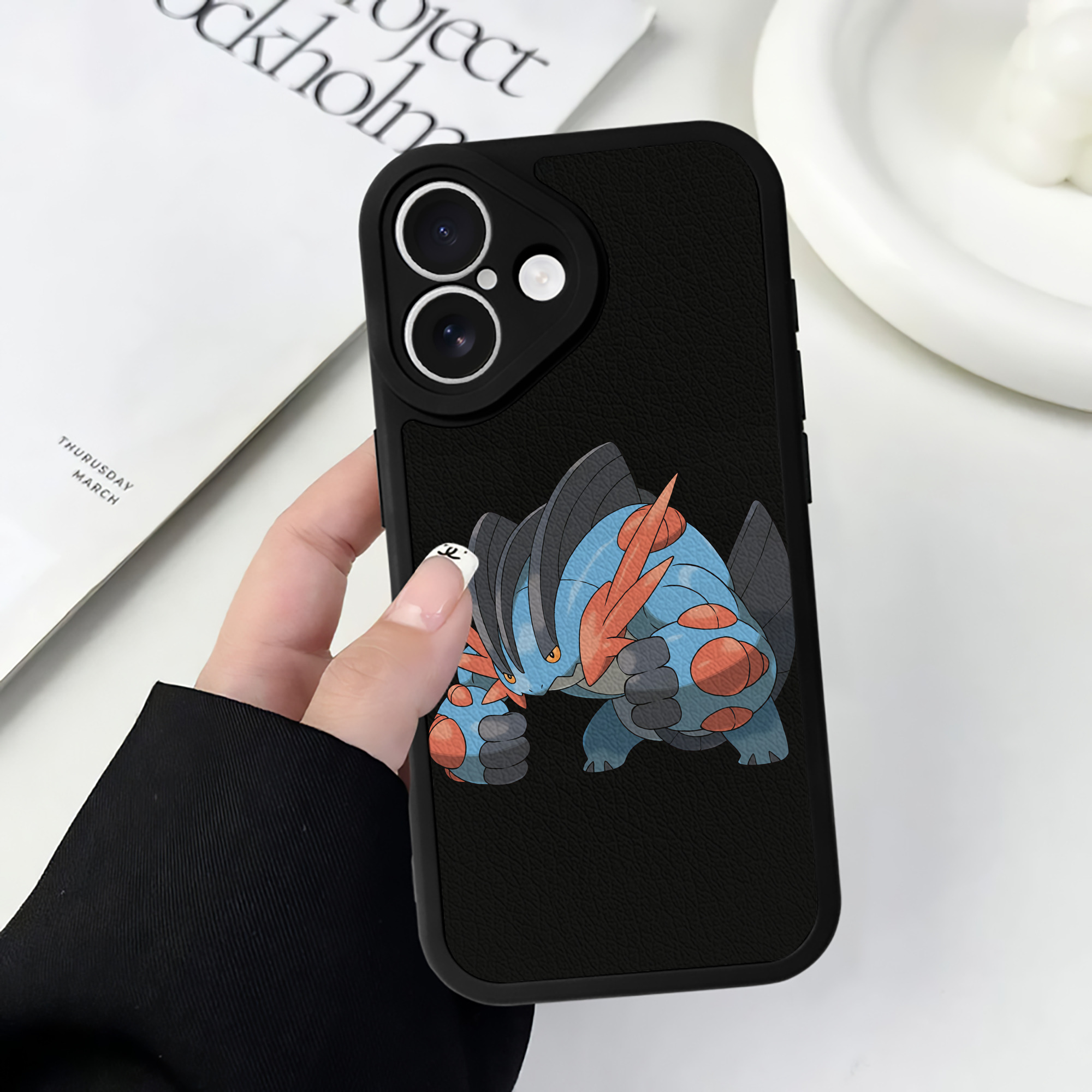 （画像用） ポケットモンスター Pokémon 【iPhone 16シリーズ対応】シリコンスマホケース（レザー調） 材質：シリコン
